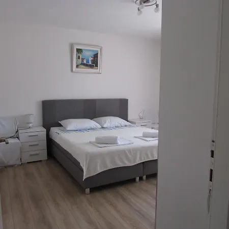 Apartamento Lela Rtina